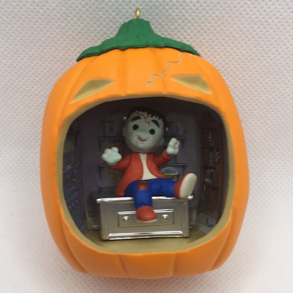2020 Hallmark Keepsake Happy Halloween Ornament Monster Inside Pumpkin 8… - Picture 7 of 9